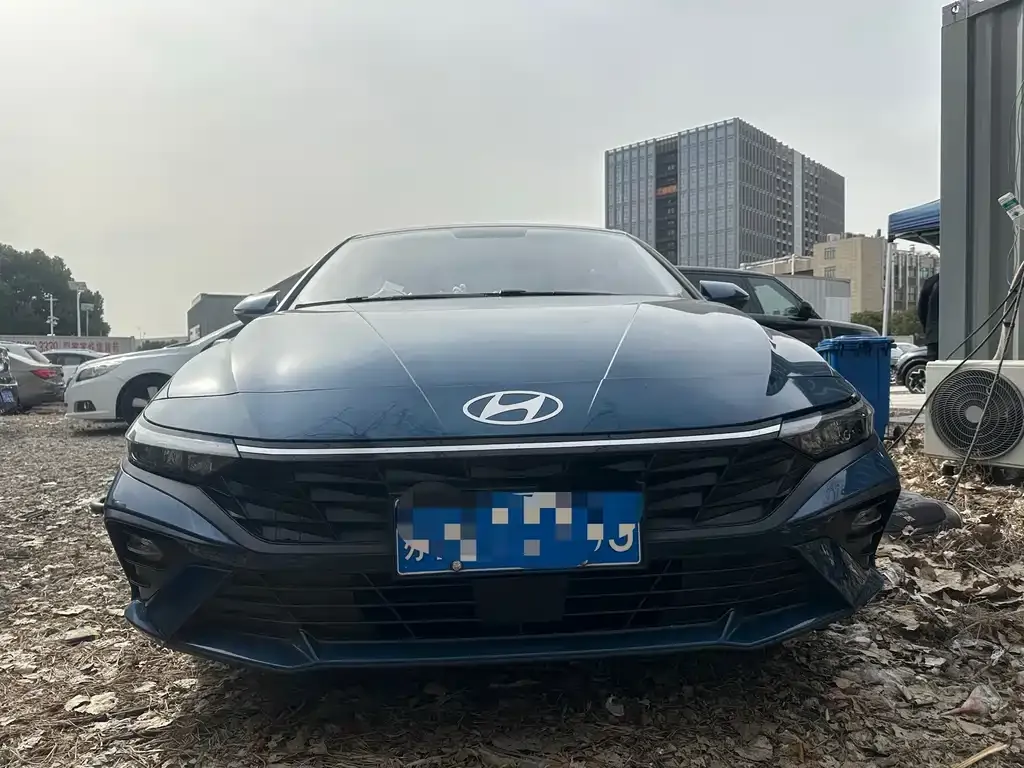 Hyundai Elantra 2023 из CN, фото 1