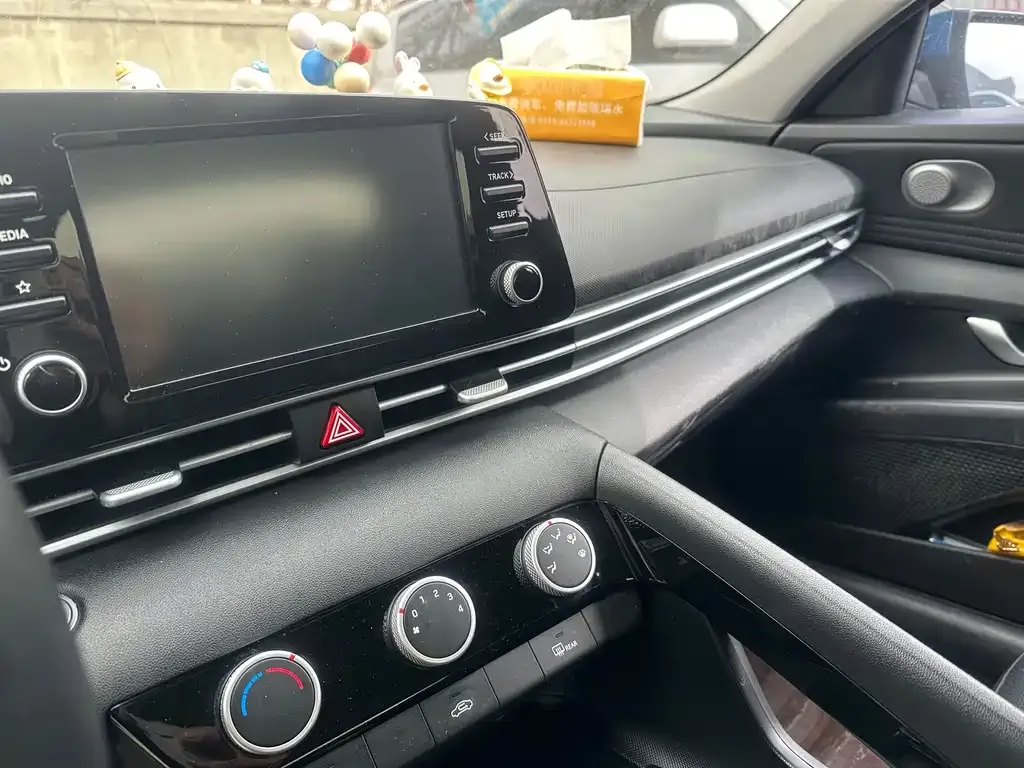 Hyundai Elantra 2023 из CN, фото 3