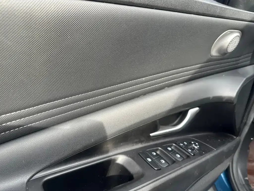 Hyundai Elantra 2023 из CN, фото 9