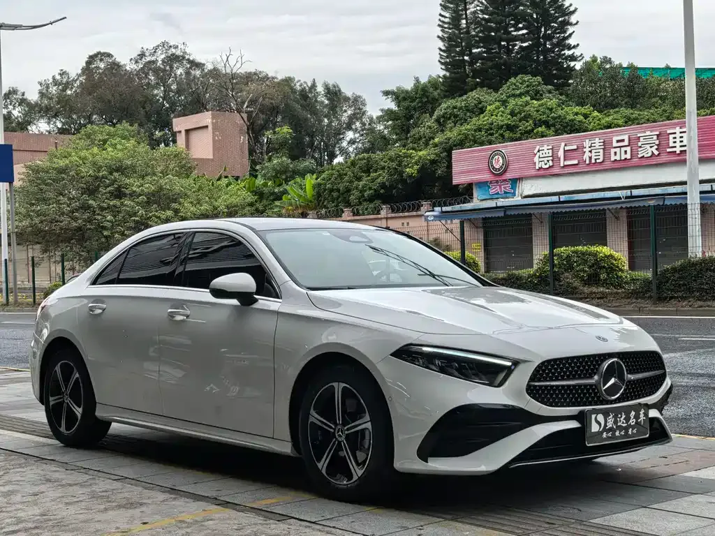 Mercedes-Benz A-Class — фото 10