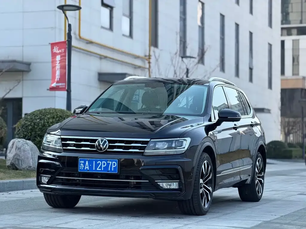 Volkswagen Tiguan L — фото 5