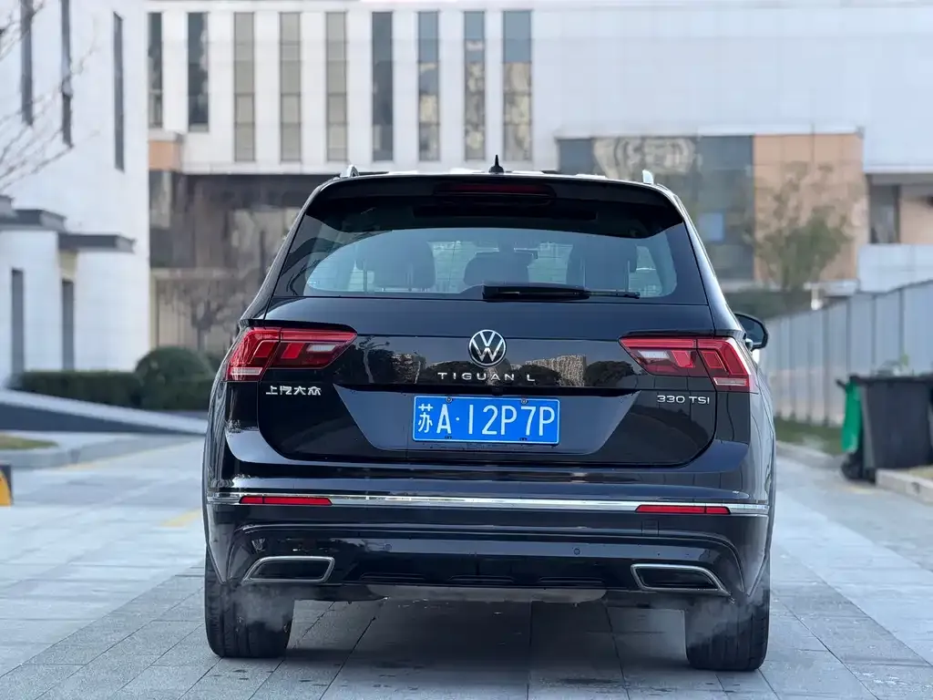 Volkswagen Tiguan L — фото 6