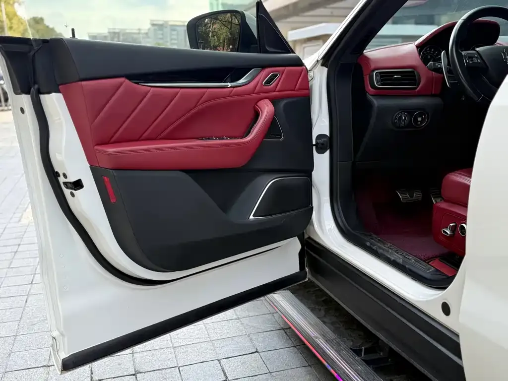 Maserati Levante 2023 из CN, фото 4