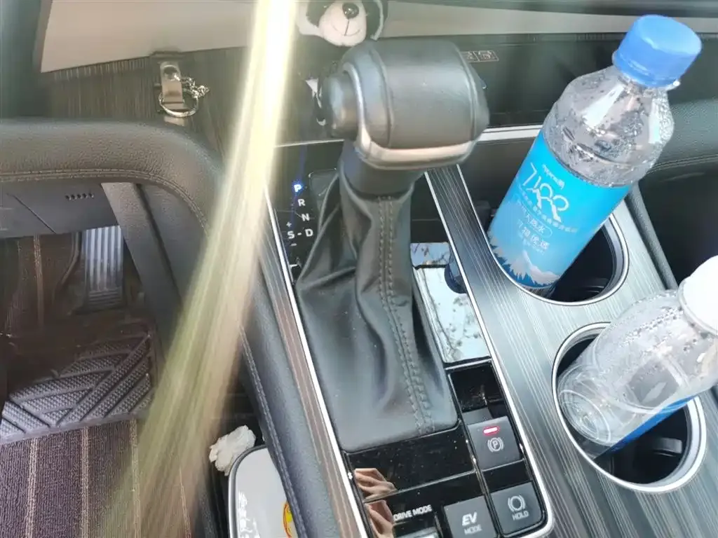 Toyota Granvia 2023 из CN, фото 10