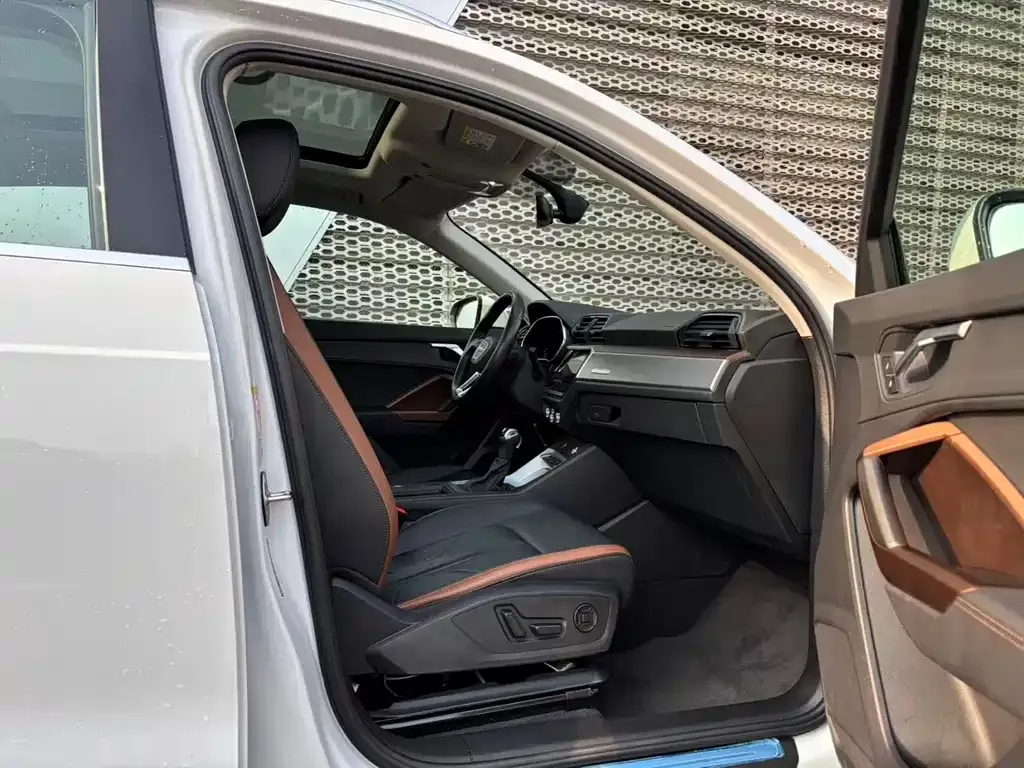 Audi Q3 2023 из CN, фото 7