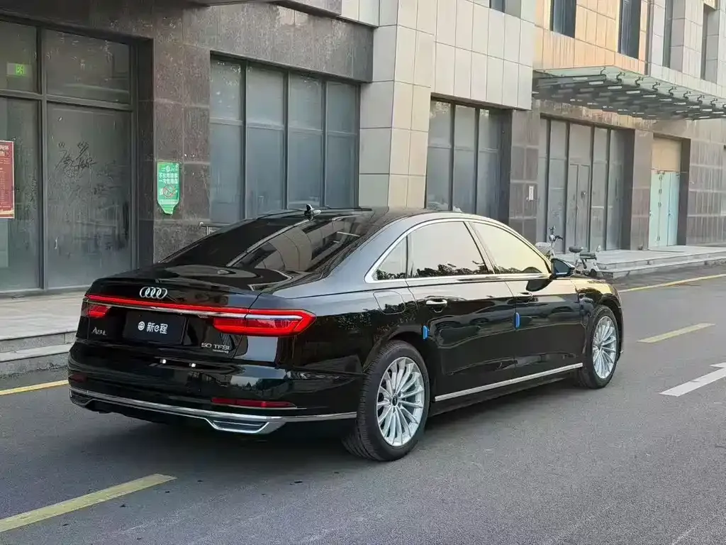 Audi A8 2021 из CN, фото 6