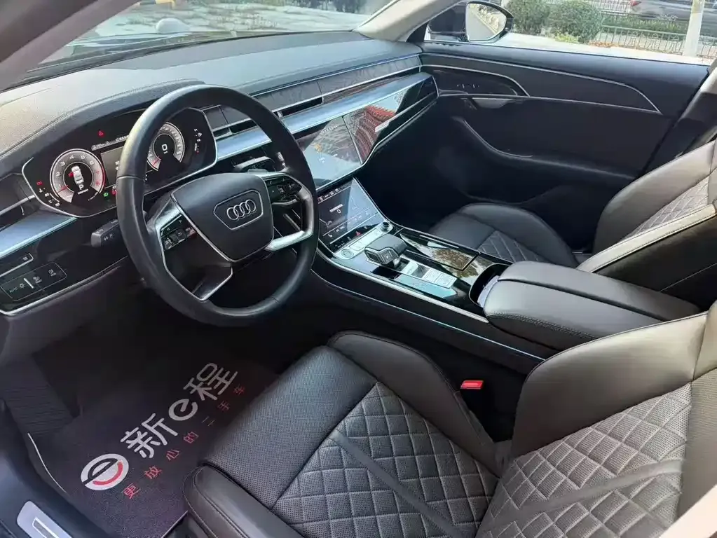 Audi A8 2021 из CN, фото 4