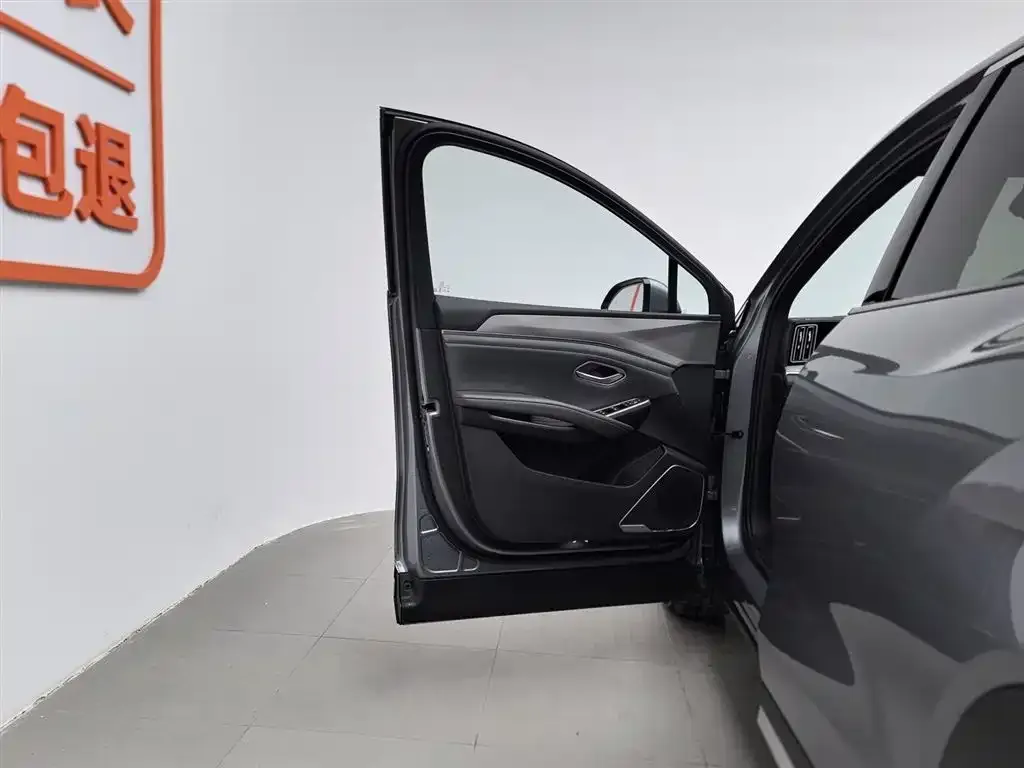 BYD L DM-i — фото 3