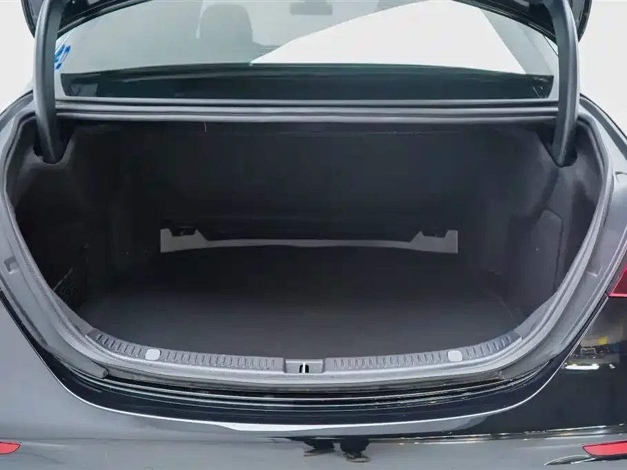 Mercedes-Benz E-Class 2023 из CN, фото 7