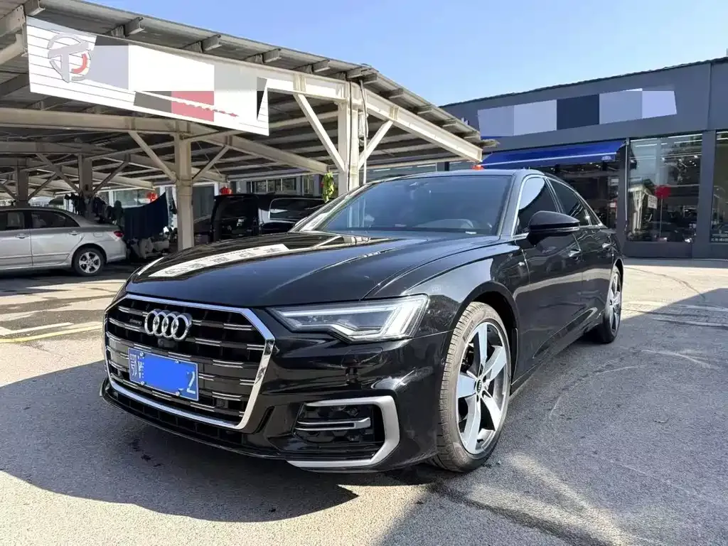 Audi A6L — фото 1