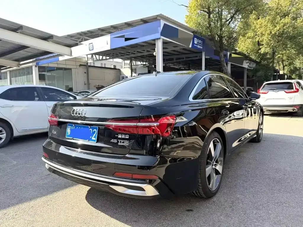 Audi A6L — фото 5
