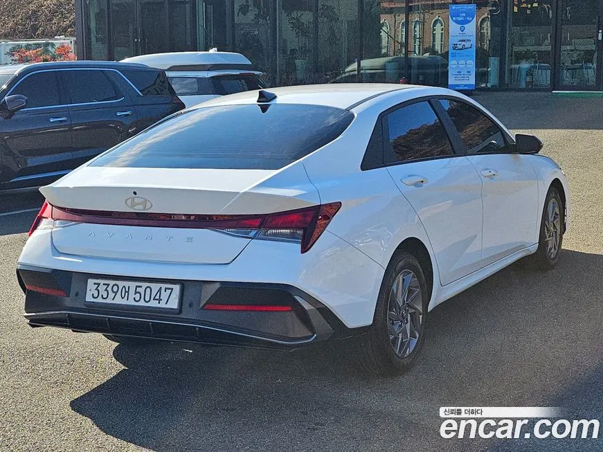 Hyundai AVANTE — фото 3