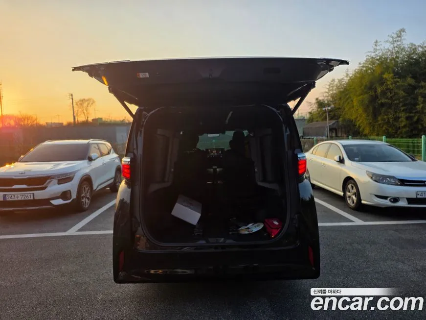Toyota Alphard — фото 7