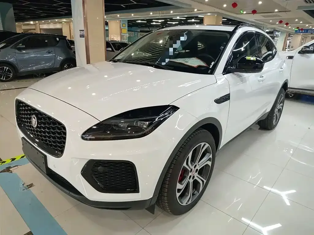 Jaguar E-PACE — фото 1