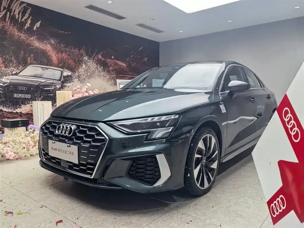 Audi A3 — фото 1