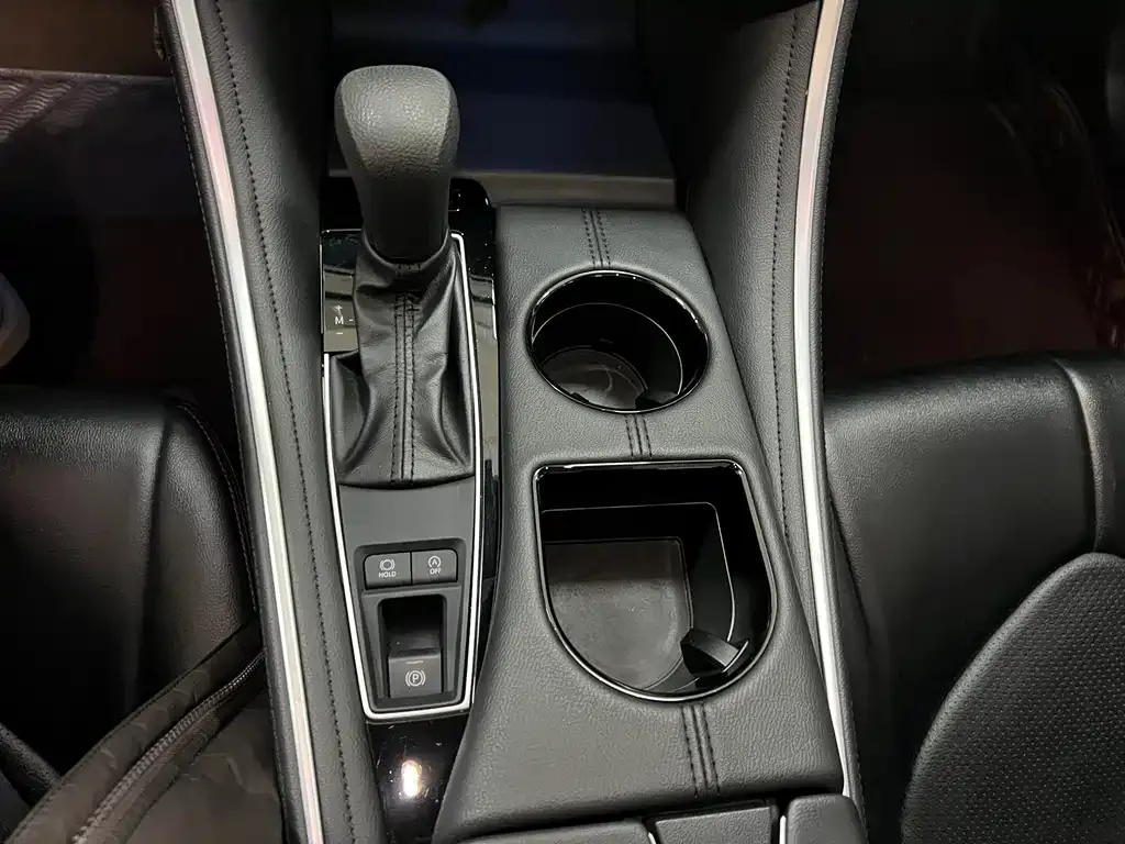 Toyota Avalon 2023 из CN, фото 3