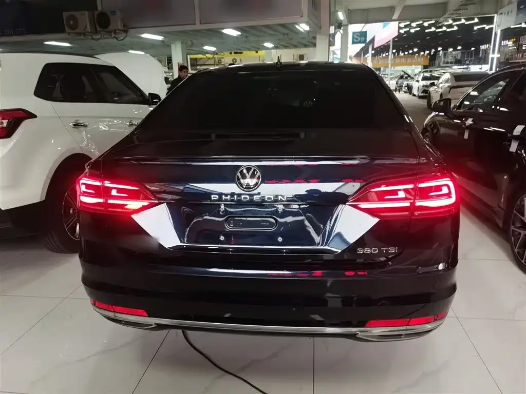 Volkswagen Phideon — фото 5