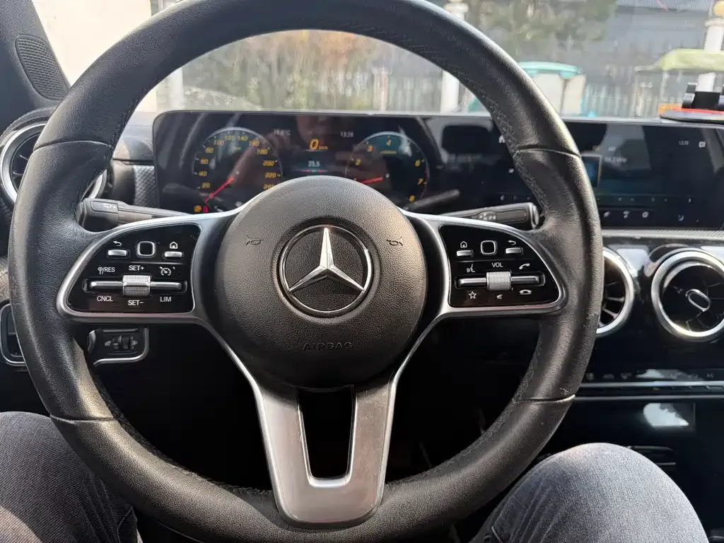 Mercedes-Benz A-Class — фото 10