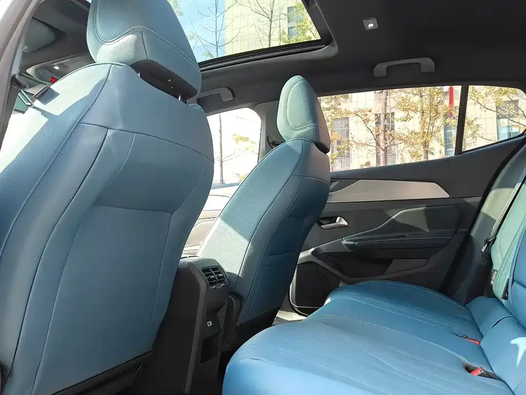Peugeot 408X 2023 из CN, фото 6