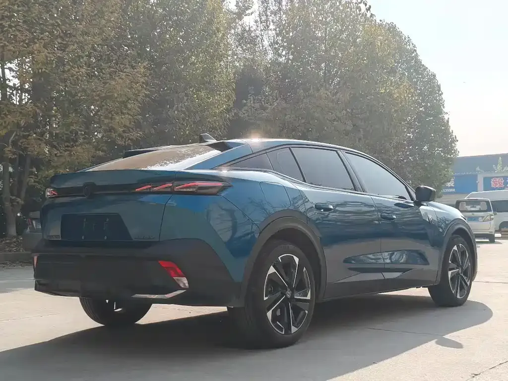 Peugeot 408X 2023 из CN, фото 7