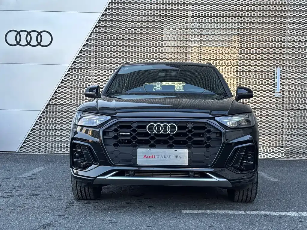 Audi Q5L — фото 9