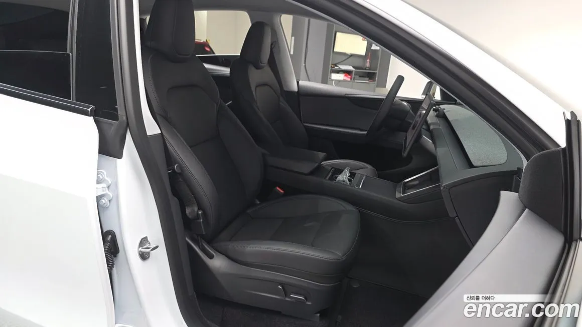 Tesla Model Y 2025 из KR, фото 2