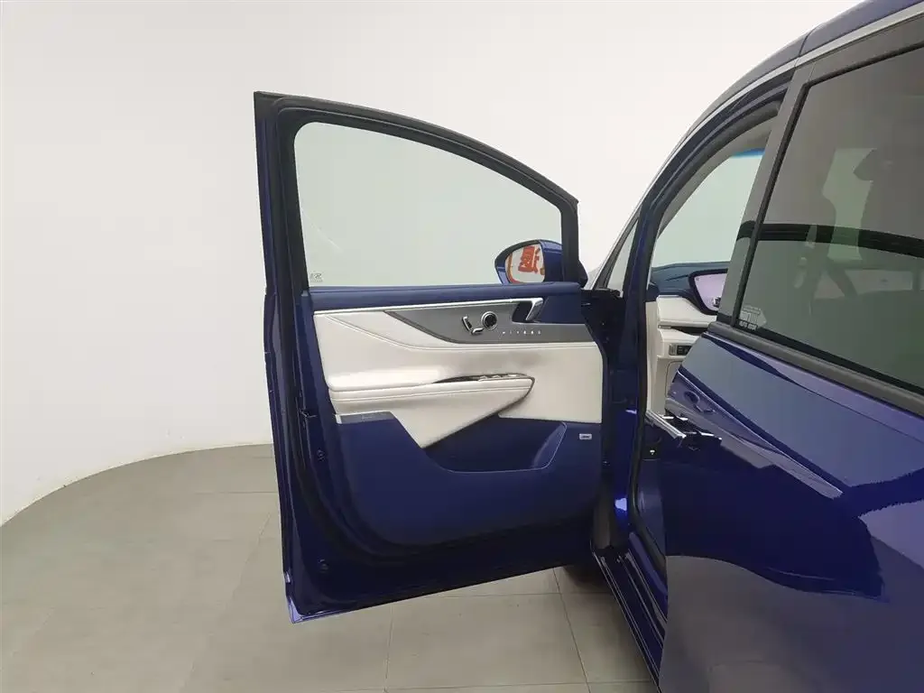 Buick GL8 Hybrid 2024 из CN, фото 4