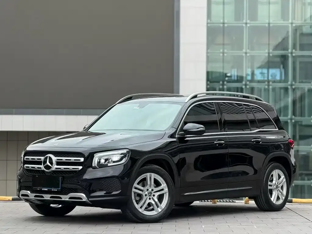 Mercedes-Benz GLB — фото 1
