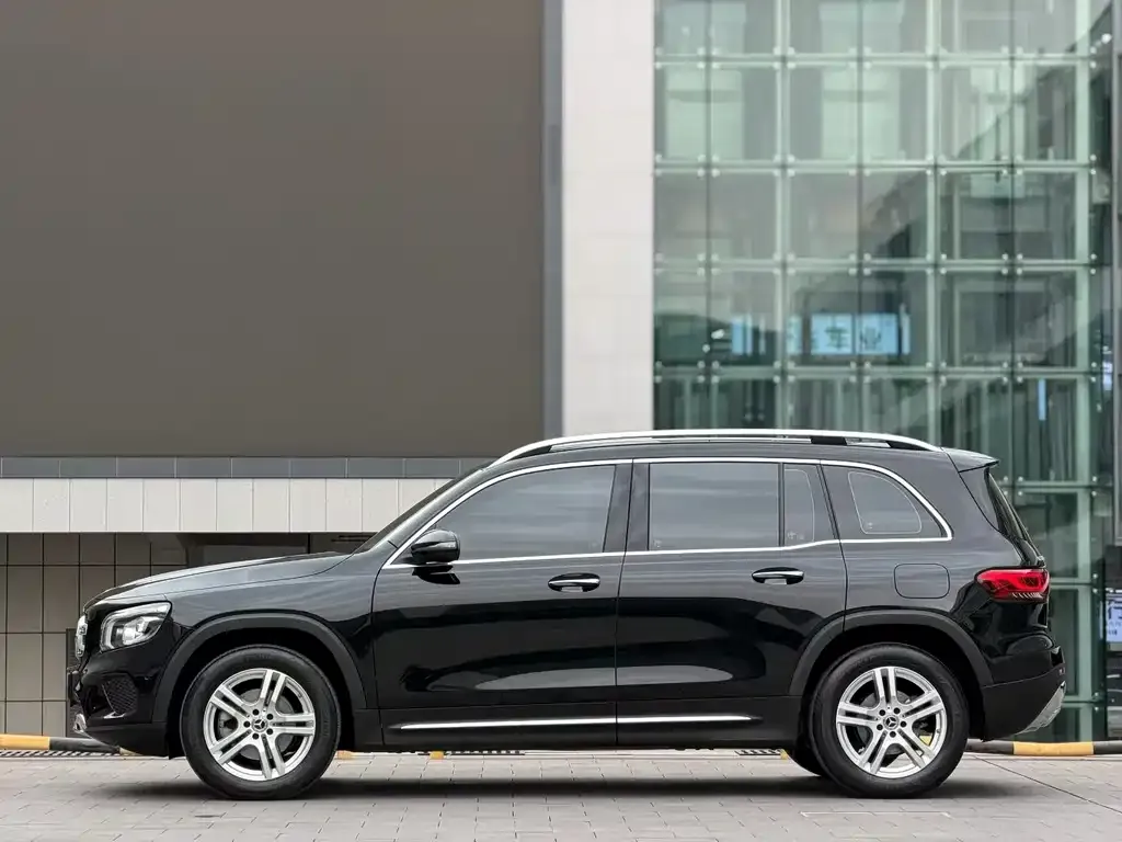 Mercedes-Benz GLB — фото 7