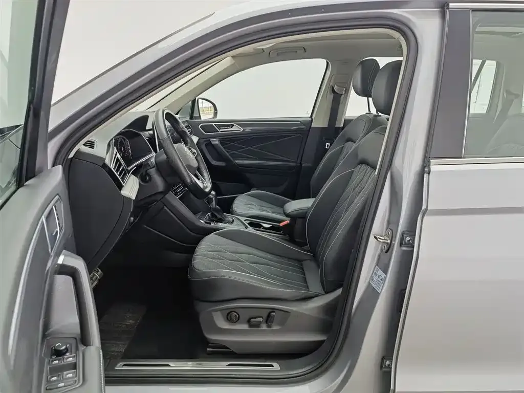 Volkswagen Tiguan L 2021 из CN, фото 10