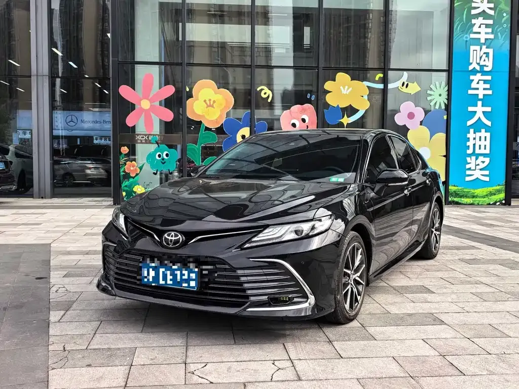 Toyota Camry 2023 из CN, фото 1