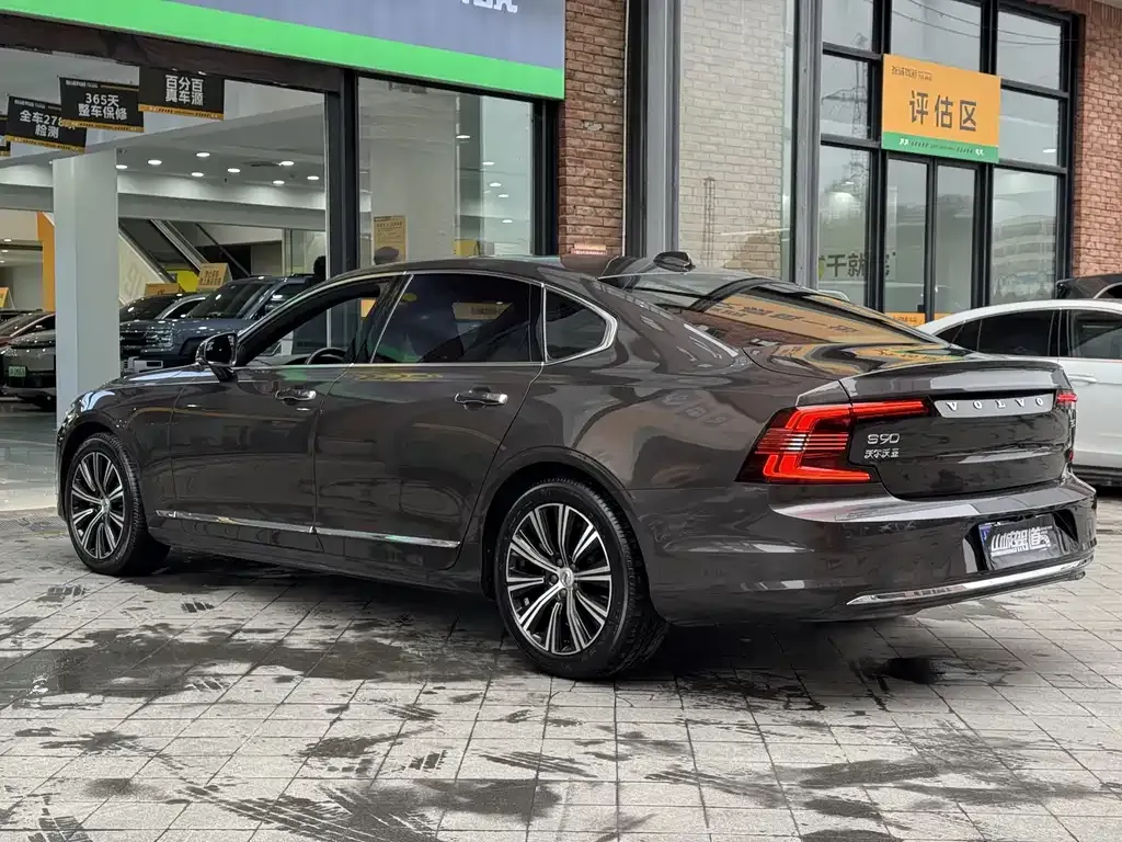 Volvo S90 — фото 8