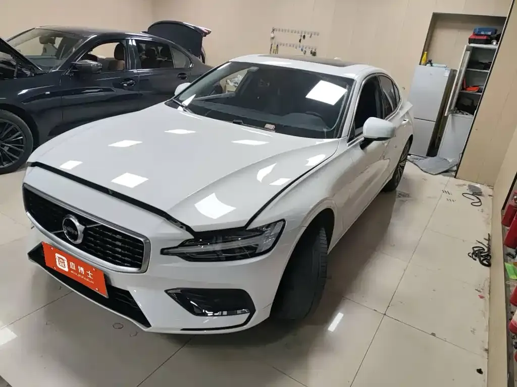 Volvo S60 2021 из CN, фото 1