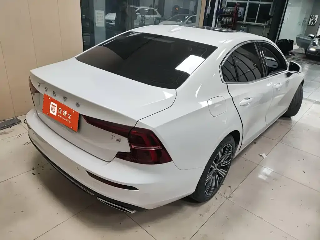 Volvo S60 2021 из CN, фото 5