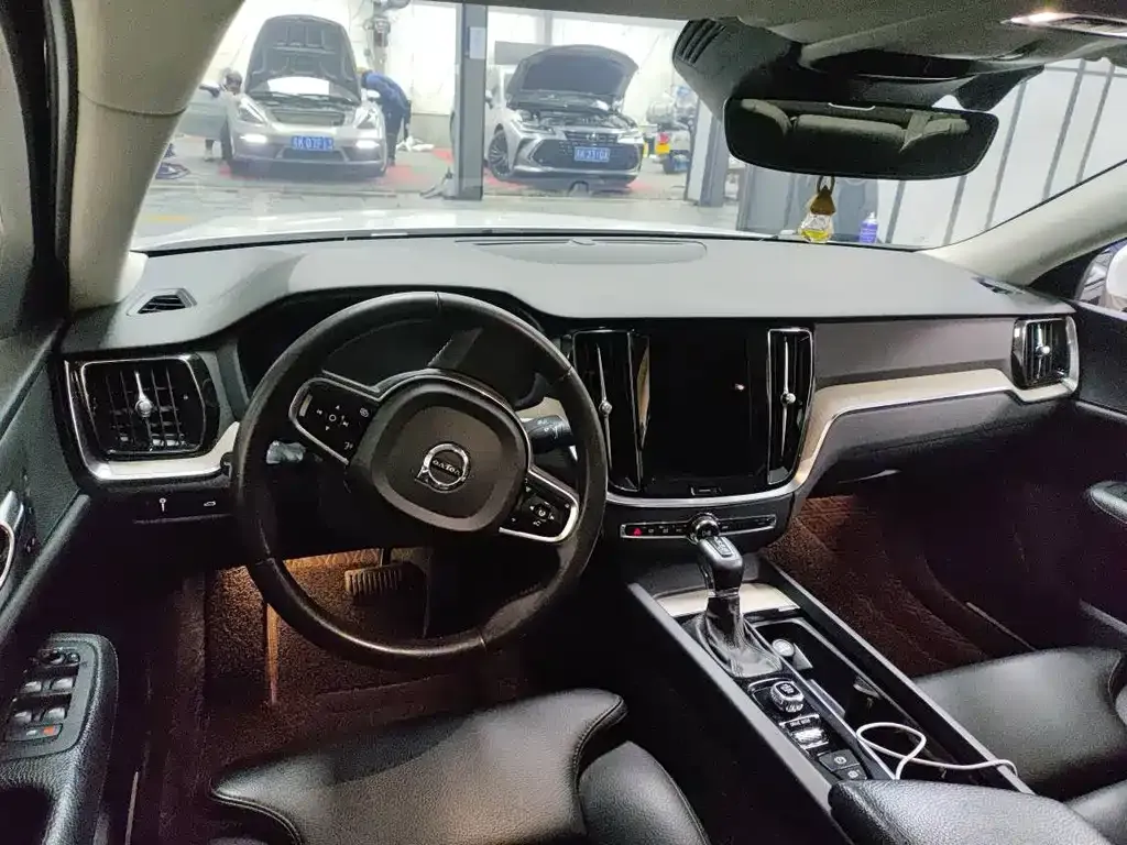 Volvo S60 2021 из CN, фото 7