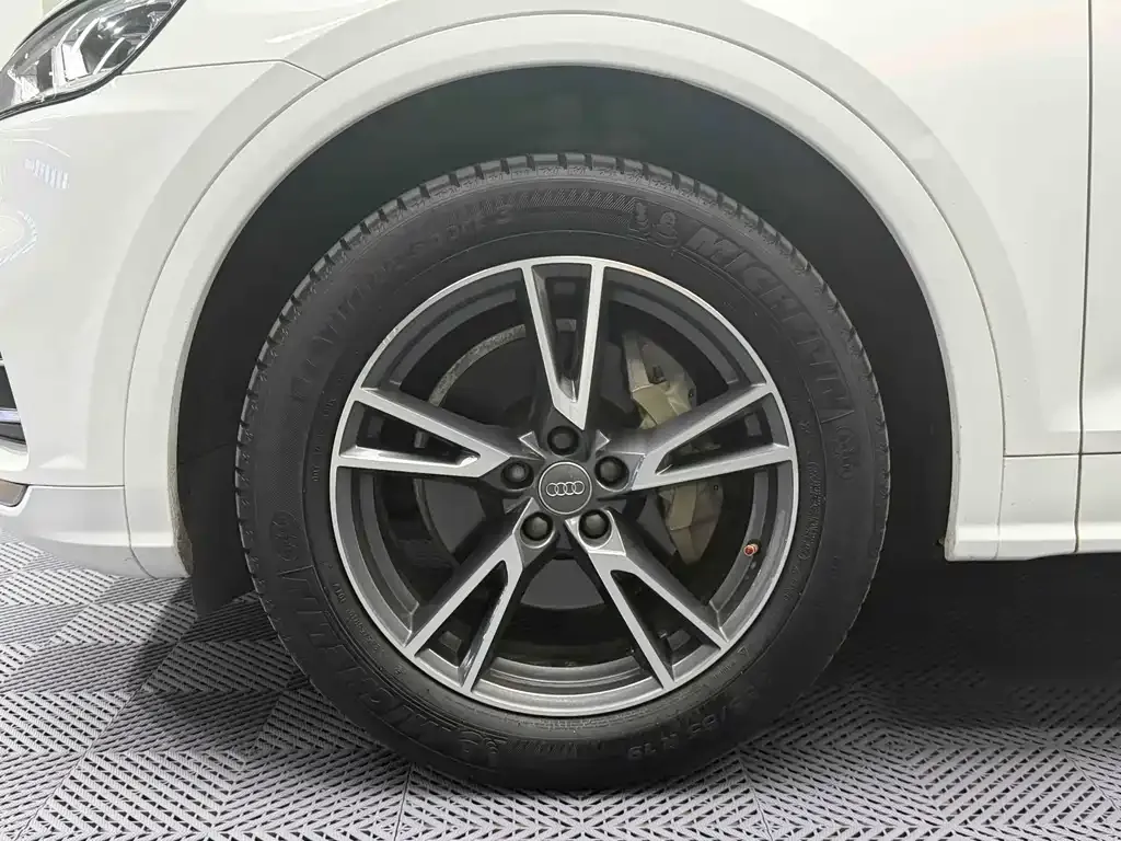 Audi Q5L 2021 из CN, фото 6