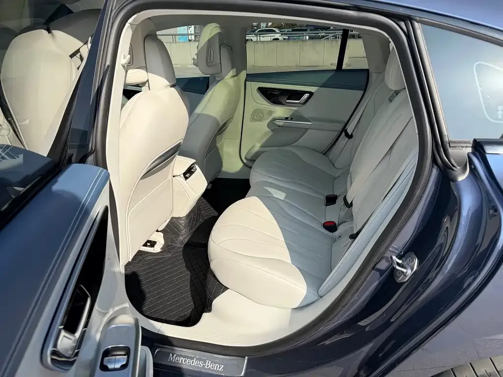 Mercedes-Benz EQE 2023 из CN, фото 3