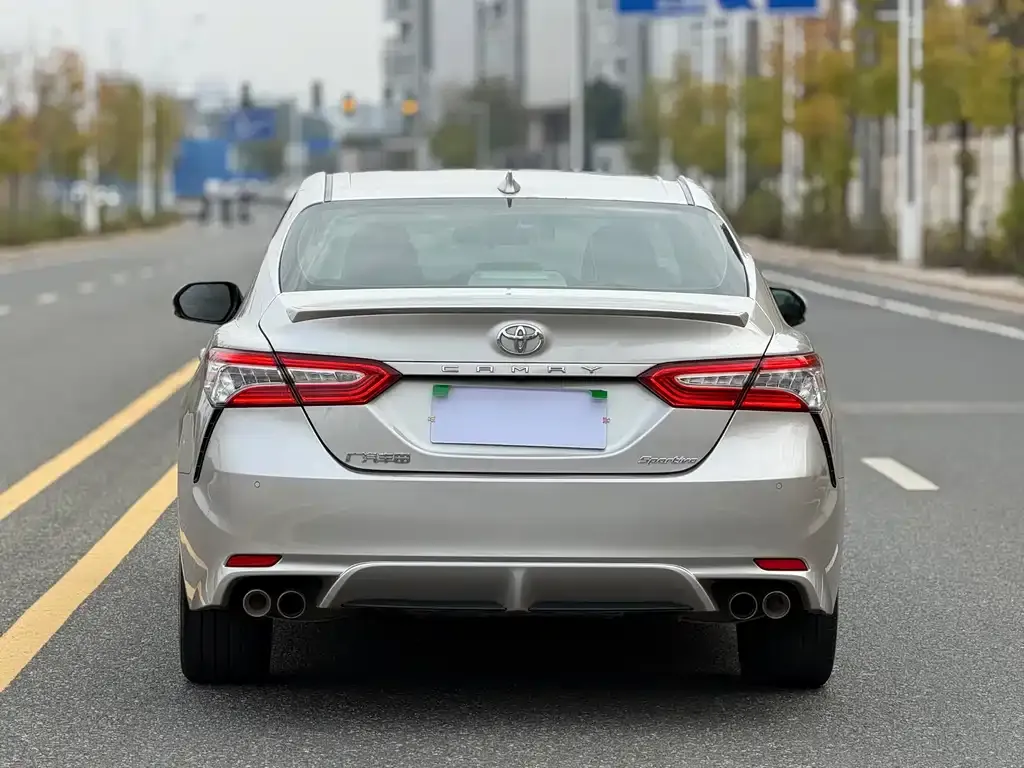 Toyota Camry 2023 из CN, фото 10