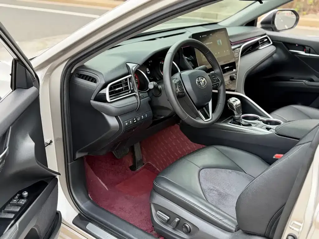 Toyota Camry 2023 из CN, фото 4