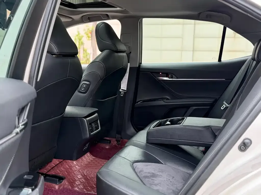 Toyota Camry 2023 из CN, фото 5