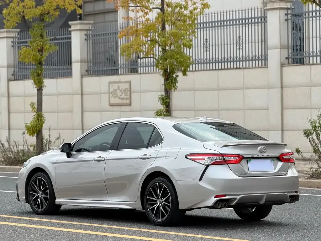 Toyota Camry 2023 из CN, фото 9