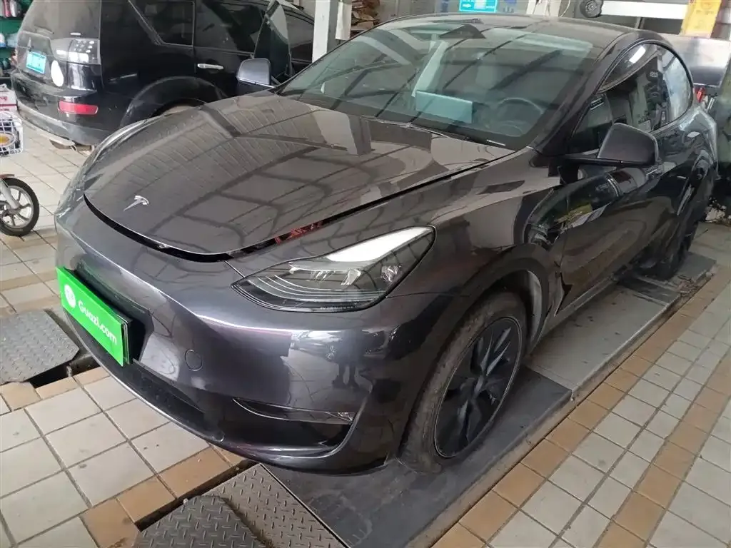 Tesla Model Y 2024 из CN, фото 3