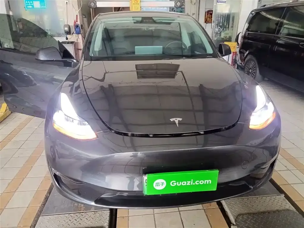 Tesla Model Y 2024 из CN, фото 2