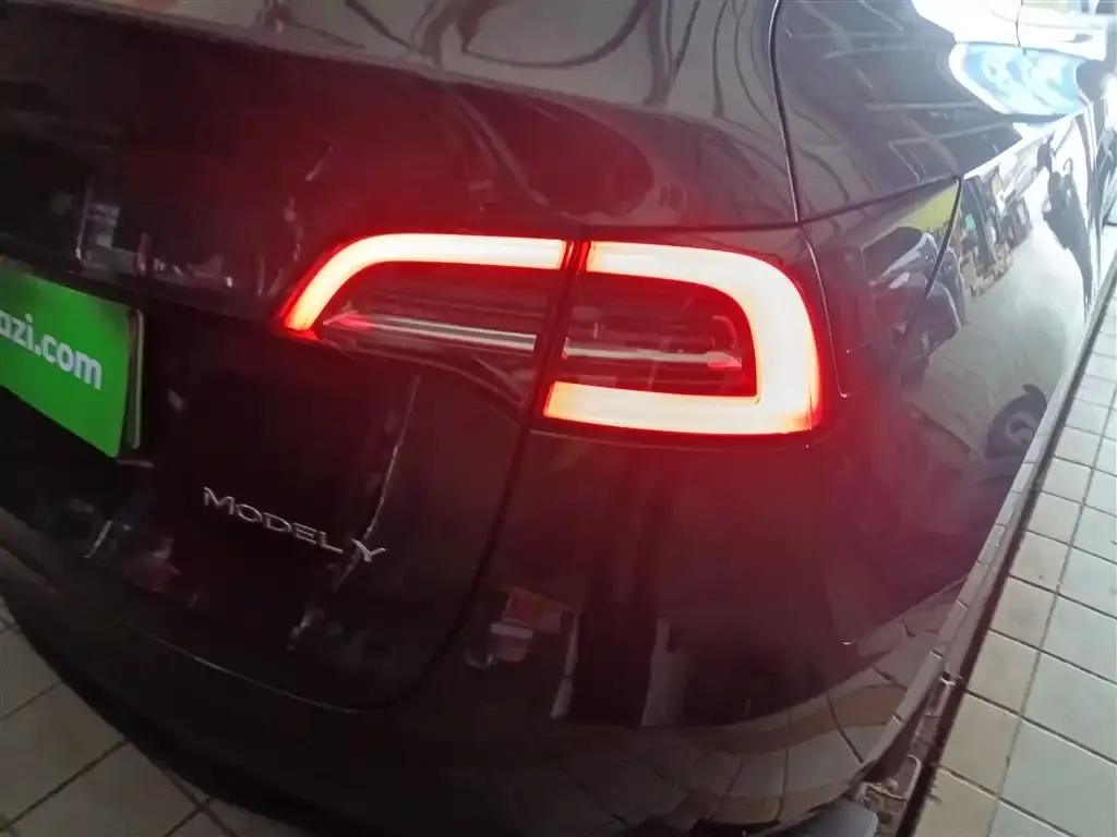 Tesla Model Y 2024 из CN, фото 5