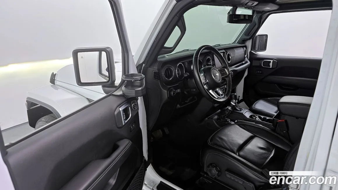 Jeep Wrangler 2022 из KR, фото 10