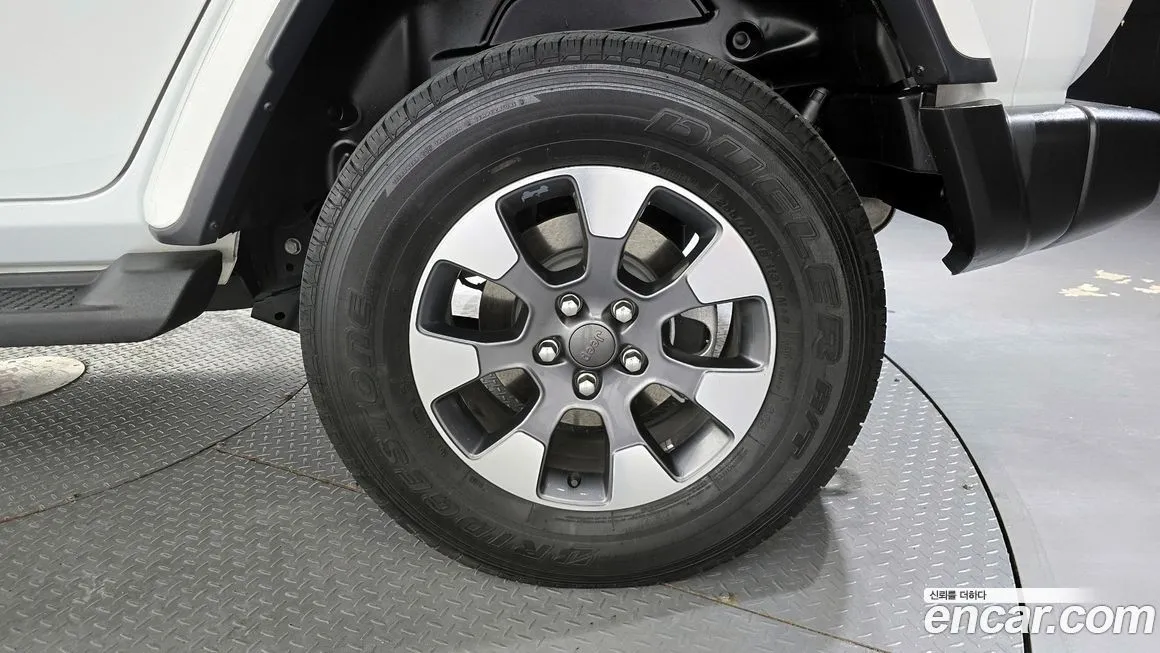 Jeep Wrangler 2022 из KR, фото 5