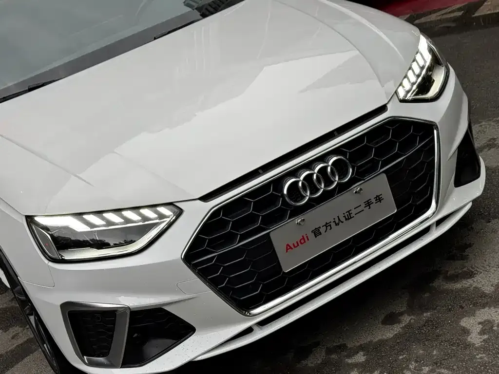 Audi A4L 2023 из CN, фото 2