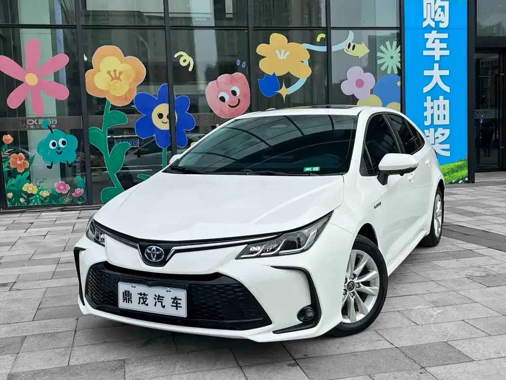 Toyota Corolla — фото 1