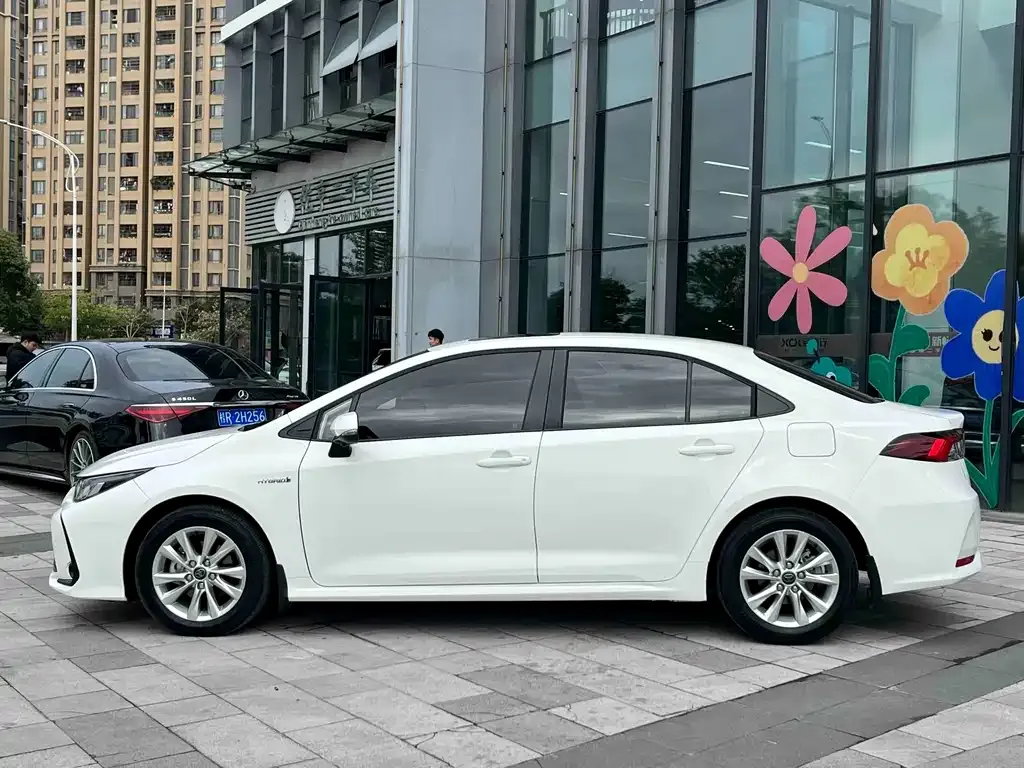 Toyota Corolla — фото 3