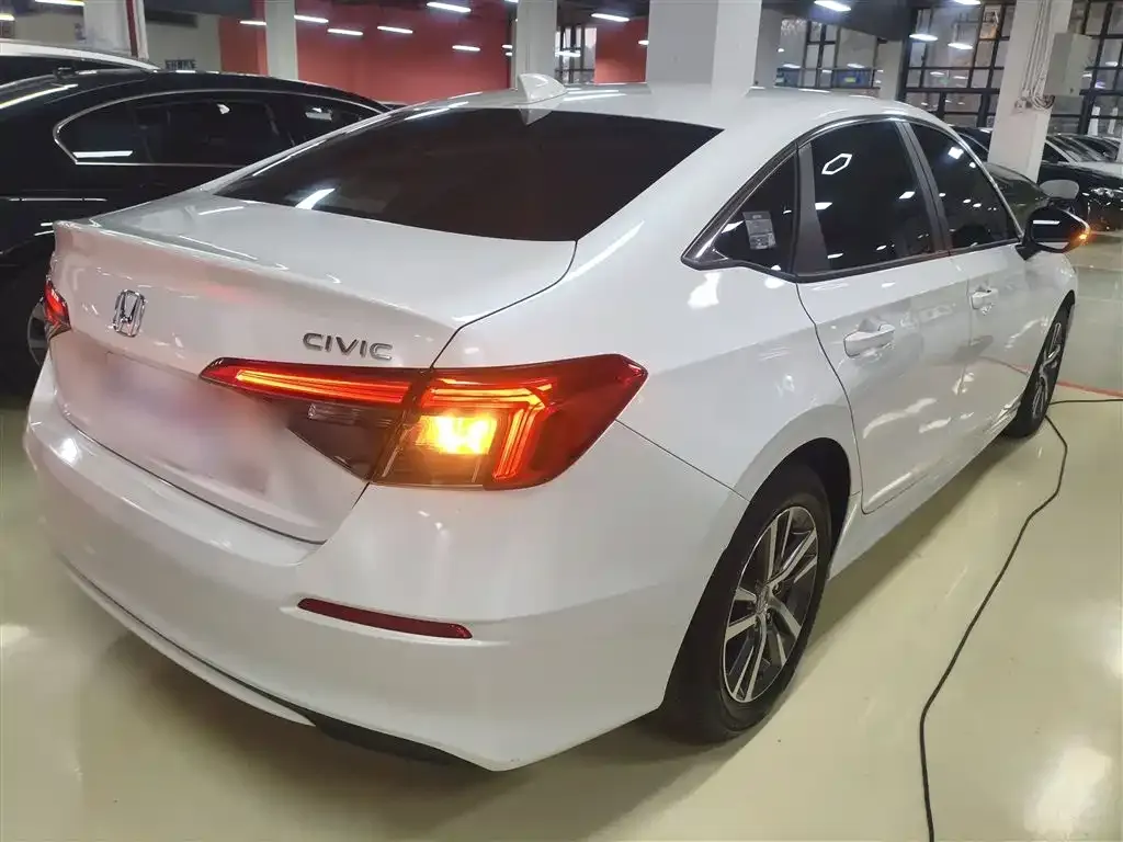 Honda Civic — фото 7
